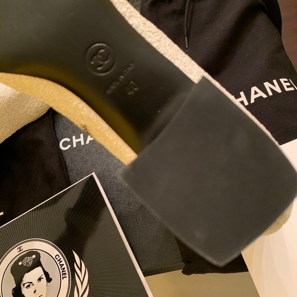 Chanel - Picture 4 of 16